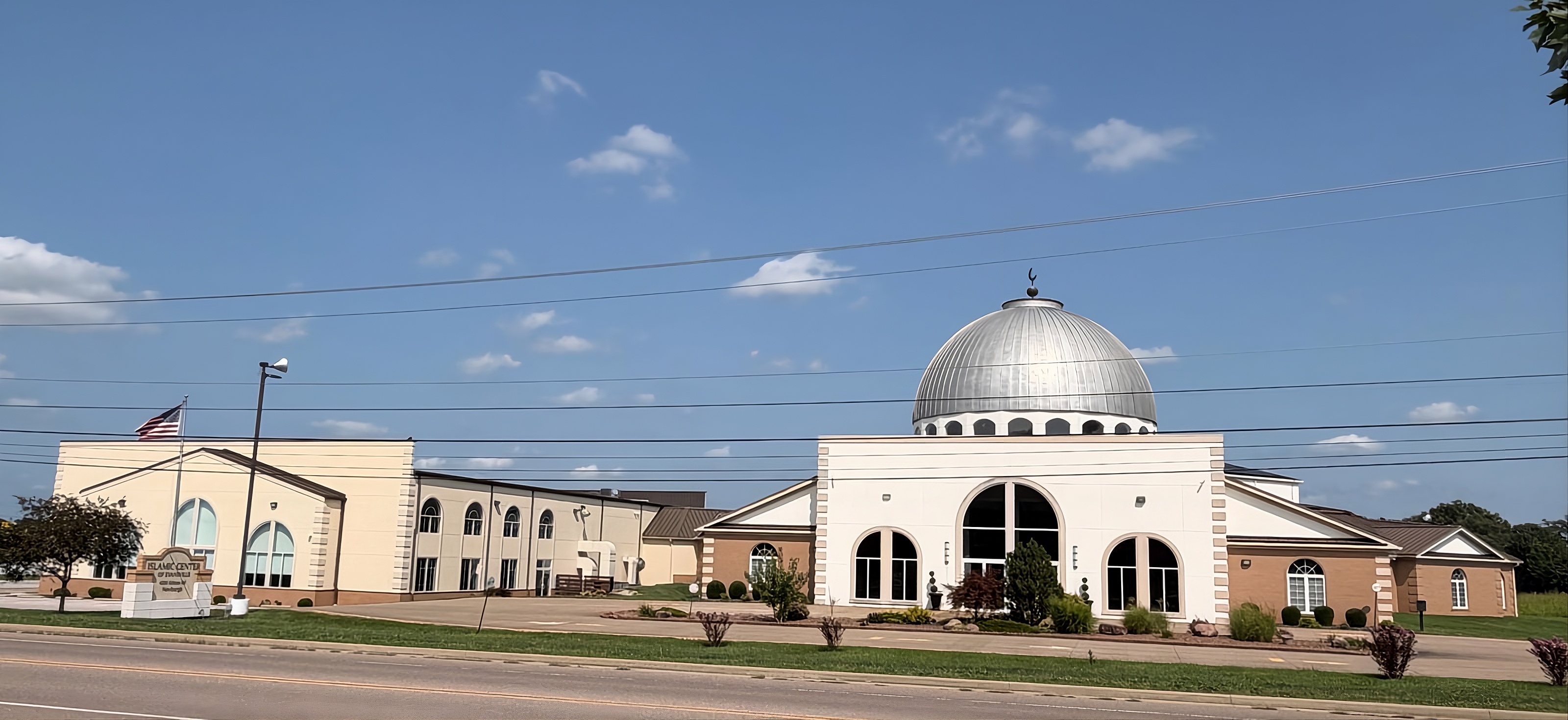The Evansville Crescent School campus and its landmark dome in Newburgh, Indiana